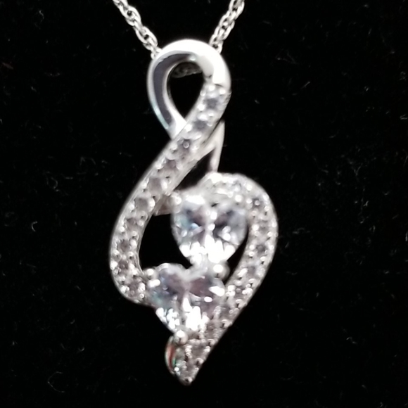 Sterling  silver pendant and chain - Picture 2 of 9